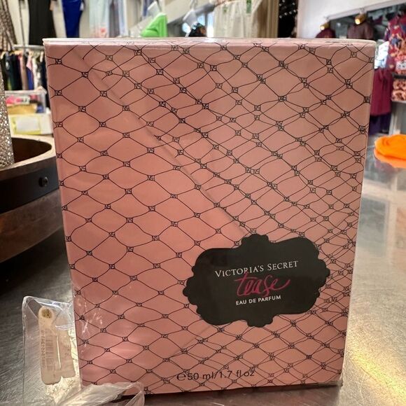 Box   - Picture 3 of 4